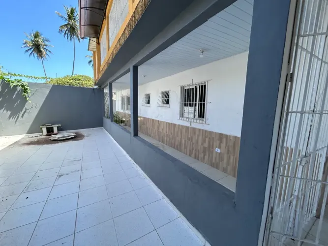 Casa Nascente com 3 Quartos em Barra de Jangada Rua E, Quintal e Vagas para 3 Carros!
