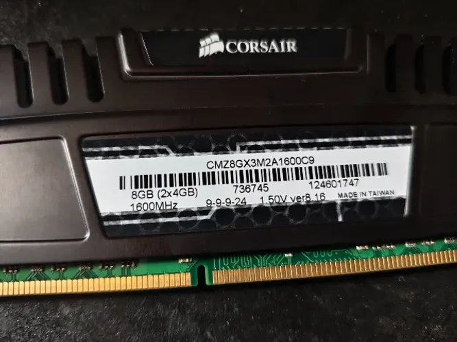16GB (2x 8GB) Par Memória Corsair Vengeance DDR3 1600mhz Desktop