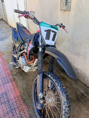 CRF 230 com motor original 