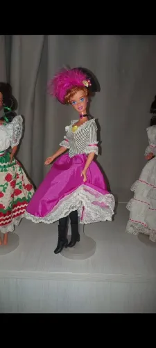 Barbie Dolls of the World França