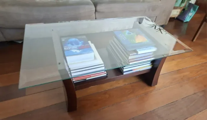 Mesa de centro. Bom estado!!