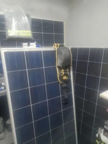 Três placas solar