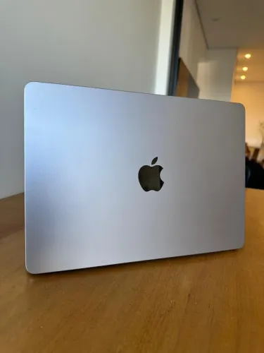 MacBook Air m3 PRATA COM 86% com o melhor preço!!!