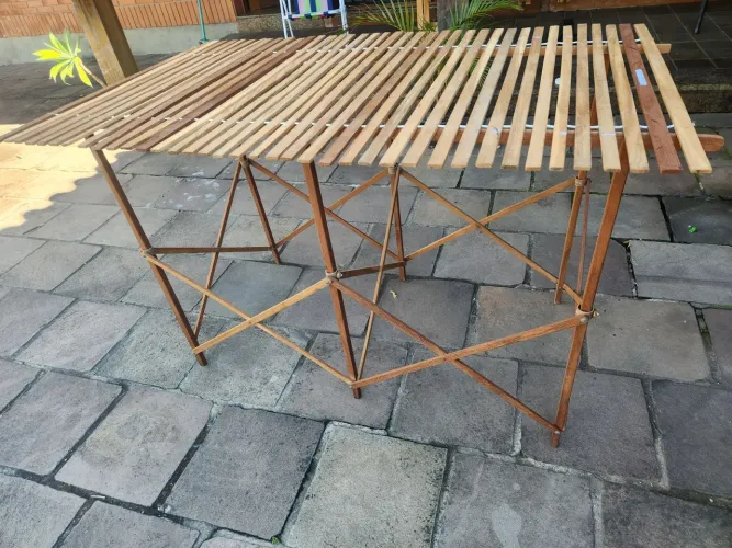 Mesa expositora para feira sanfonada