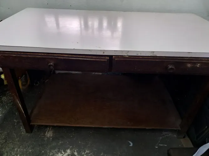 Mesa corte costura : largura 0,90,  comp. 1.70, 2 gavetas gdes