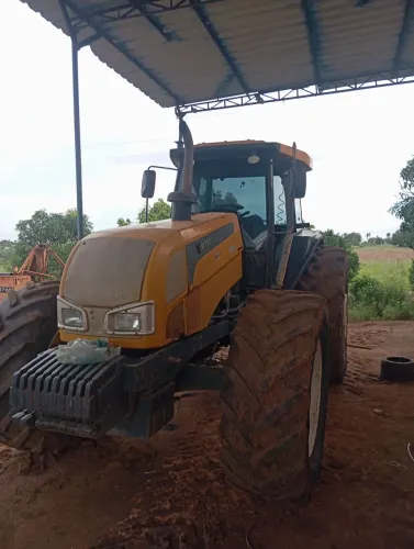 Trator Valtra BH 180