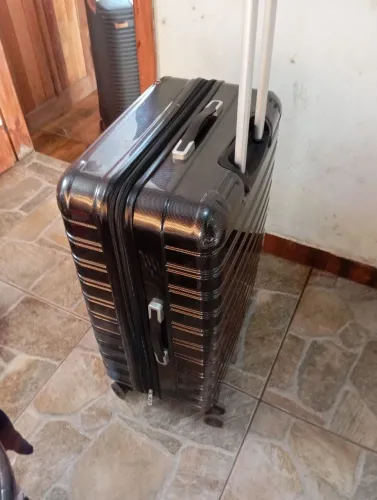 2 malas 23kl, 300 reais cada.