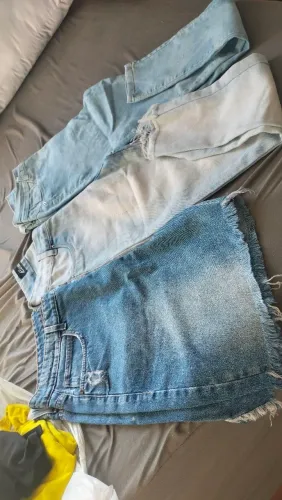 Desapego short jeans 48 calça jeans 40/42 blusa amarela G e calcinha de biquíni