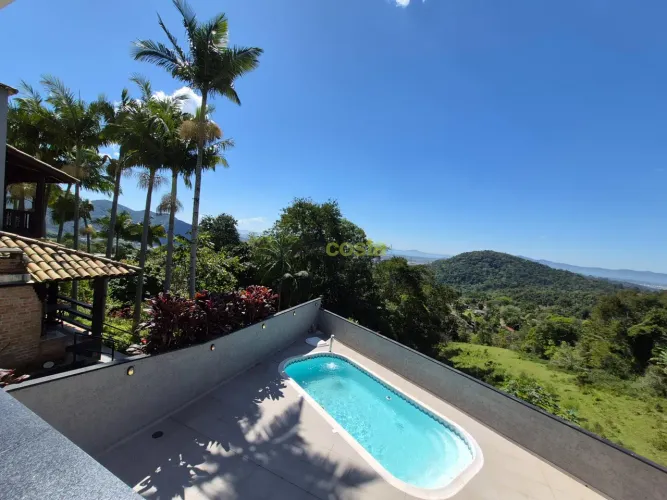 Casa Alto Padrão para Locação em São Sebastião, Palhoça | 230m²