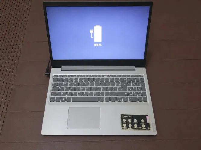 Notebook Lenovo s145