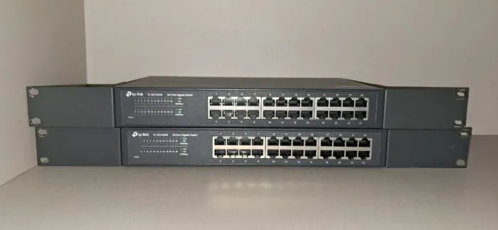 Switch 24 portas gigabit 10/100/1000 MBPS tl link (TL-SG1024D)