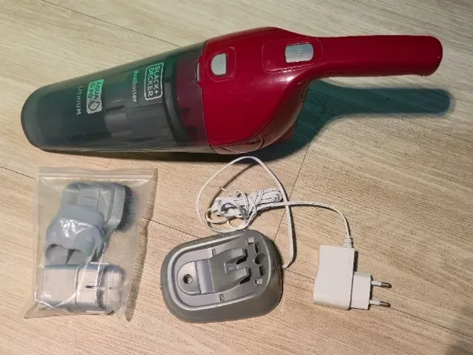 Aspirador Portátil Black+Decker (Motor Perfeito / Detalhe na Trava)