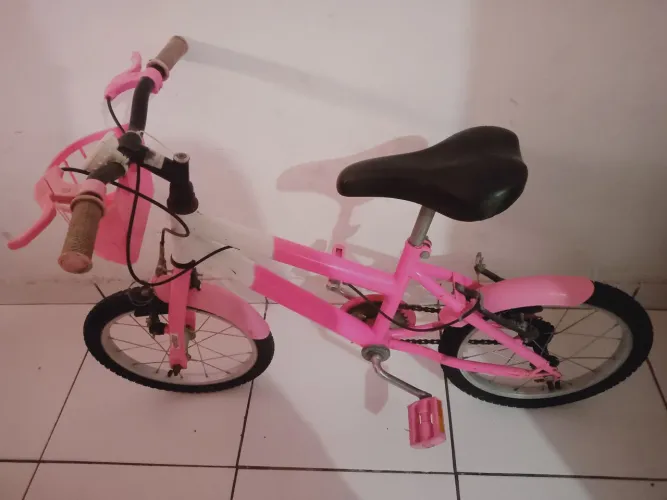 Bicicleta pequena para menina!