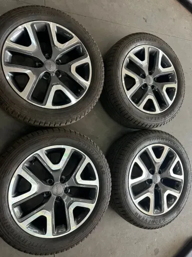 Rodas aro 18 Jeep Compass , renegade e Fiat toro + pneus Goodyear seminovos 