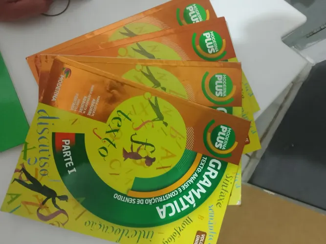 Moderna Plus Gramática Abaurre Vol. Único Partes 1, 2 e 3 + Caderno Enem