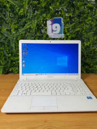 Notebook Samsung 270E   Intel core i5-3210M 2.50Ghz 8GB DDR3 240GB SSD 