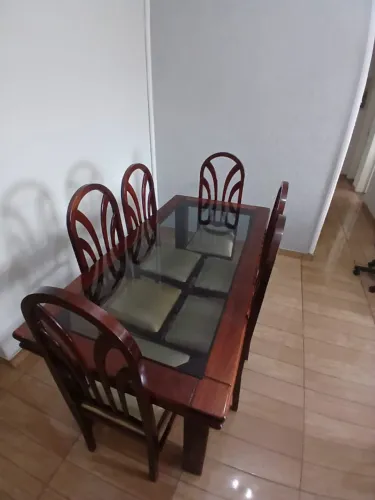 mesa de jantar madeira de vidro com 6 cadeiras almofadas espaldar alto
