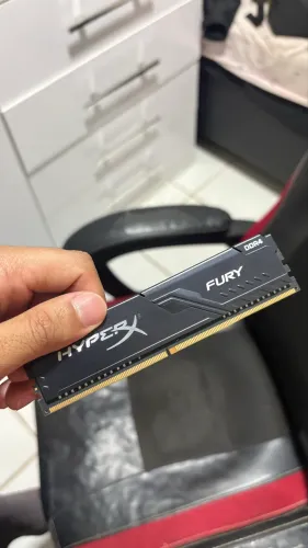 2x Memória RAM 4gb - 3200 mhz 