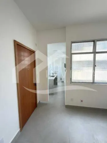 MARAVILHOSO QUARTO E SALA REFORMADA NO CENTRO DO RIO