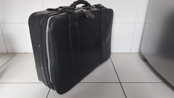 Mala de viagem couro retrô - Oportunidade!