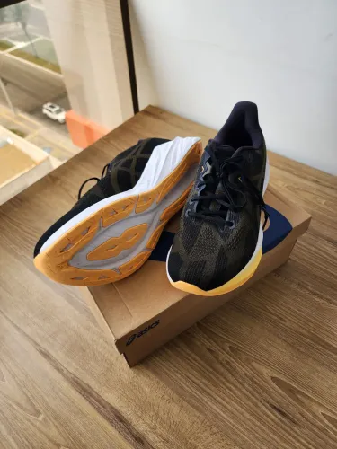 Asics Dynablast 5
