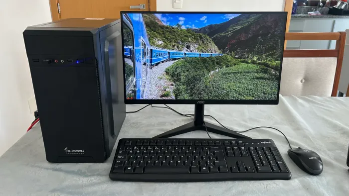 Computador Completo i5 SSD 240GB + Monitor AOC + Teclado e Mouse Logitech