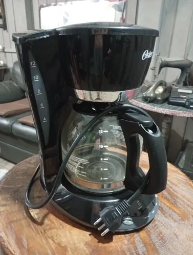 Cafeteira Oster 36 xicaras programável