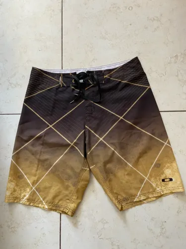 Bermuda Oakley gascan