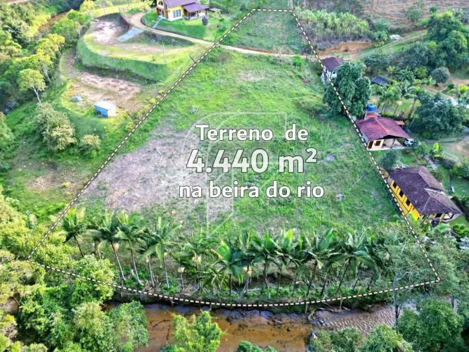 Imóvel para venda tem 1800 metros quadrados em Matilde - Alfredo Chaves - ES