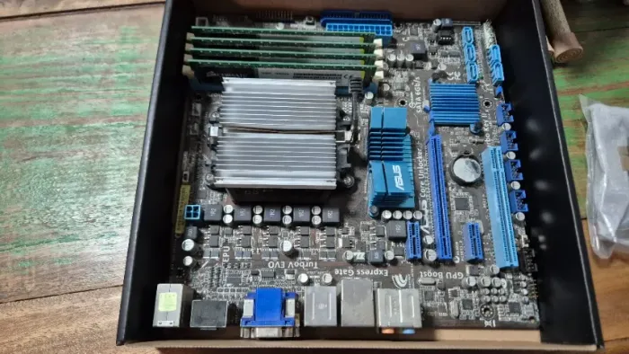 KIT Motherboard, CPU, RAM (usado)