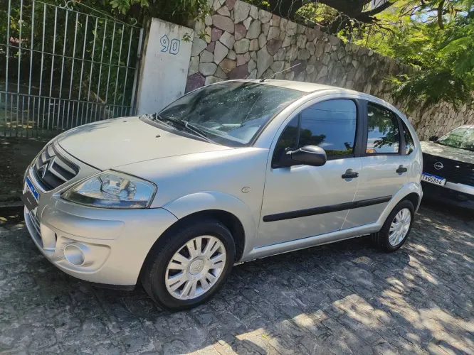 Citroen C3 GLX 1.4/ GLX Sonora 1.4 Flex 8V 5P 2011