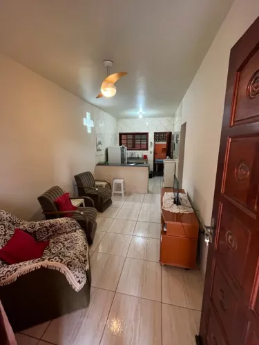 Carmen Imóveis aluga casa de 2 quartos na Praia do Apara