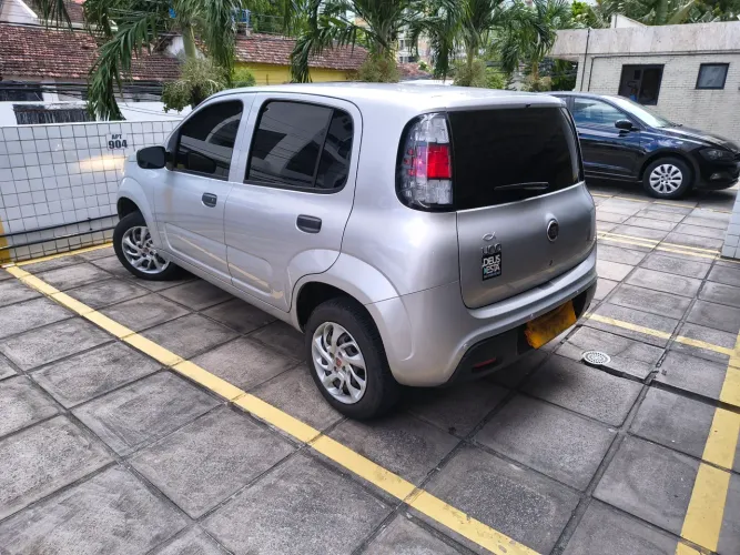 Fiat Uno Attractive 1.0 EVO Fire Flex 8V 5P 2021