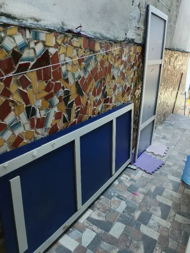 Espelho medindo 2.20m x 1m