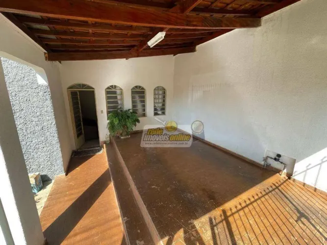 Casa com 3 dormitórios à venda, 121 m² por R$ 380.000,00 - Vila Frei Eugênio - Uberaba/MG