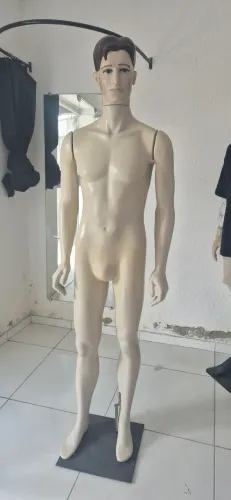 2 Manequim masculino
