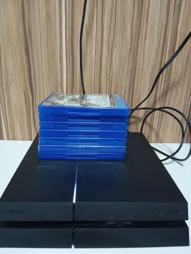 PS4 + 6 jogos 