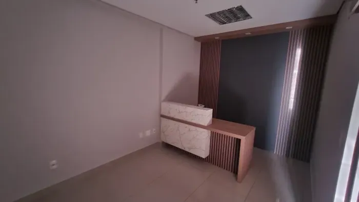 Alugo sala comercial com divisórias, aprox. 52m² área - Av. Hist. Rub. de Mendonça - Cuiab