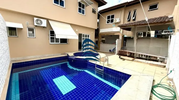 Casa de Alto Padrão Condomínio Fechado ? Piatã