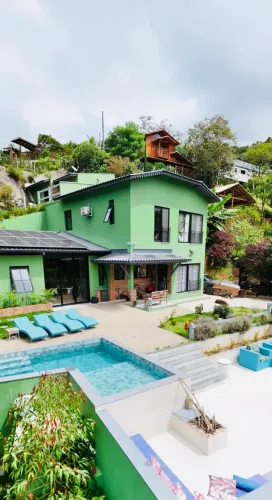VENDE-SE LINDA CHÁCARA EM MARECHAL FLORIANO ES