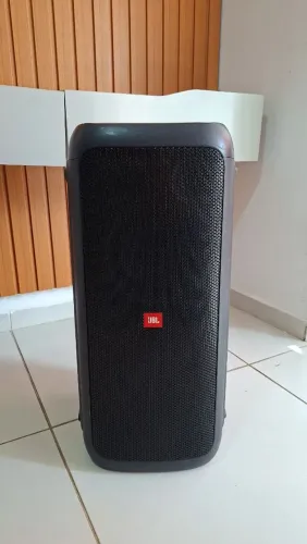 Caixa JBL Partybox 300 bateria de longa duração aceito cartão!