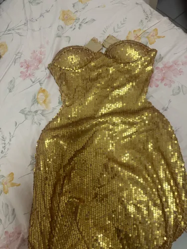 VESTIDO TAM 38/40 PAETÊ DOURADO FEITO SOB MEDIDA