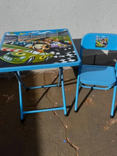 Mesa com Cadeira Infantil