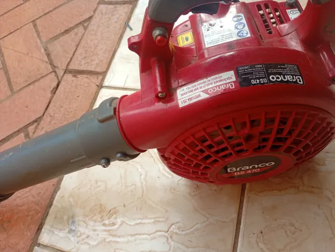 Vendo soprador semi novo marca branco vai com manual acessórios bem forte