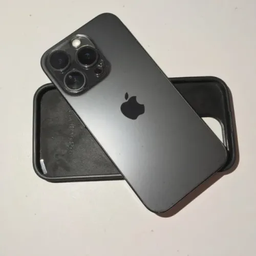 Vendo iPhone 15 pro 128 GB todo original conservado