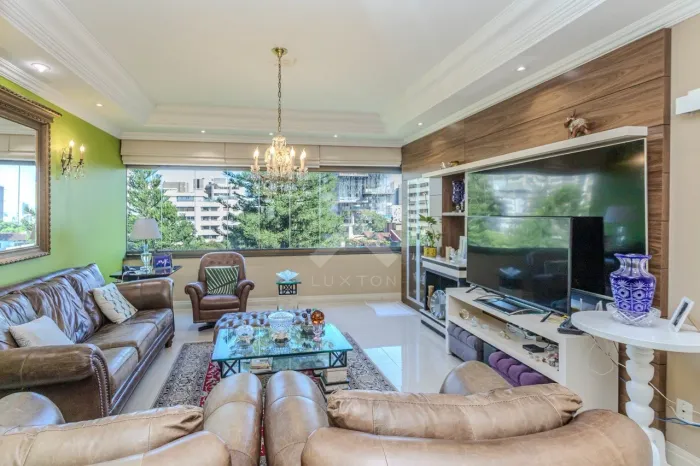 Cobertura para comprar no bairro Auxiliadora com 3 quartos (1 suite) próxima ao Bourbon Ca