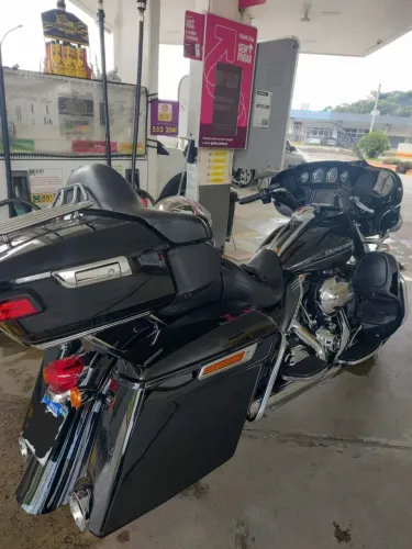 Electra Glide Ultra Impecável. 1.700 cc. Super conservada. Sem detalhes. Tudo funcionando.