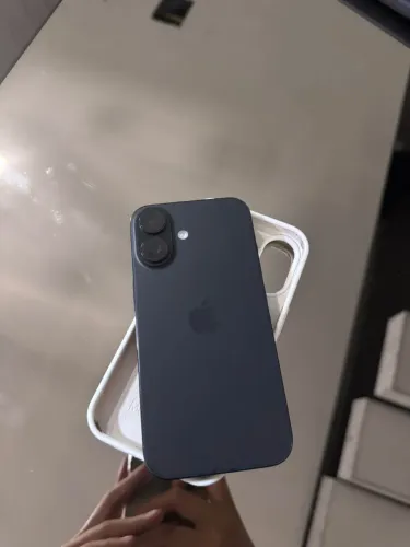 iPhone 16