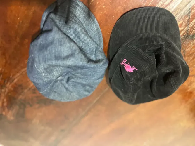 Boinas Armani e polo