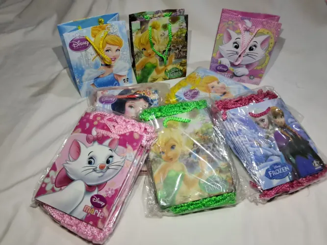 Vende -se sacola mini infantil de várias estampas